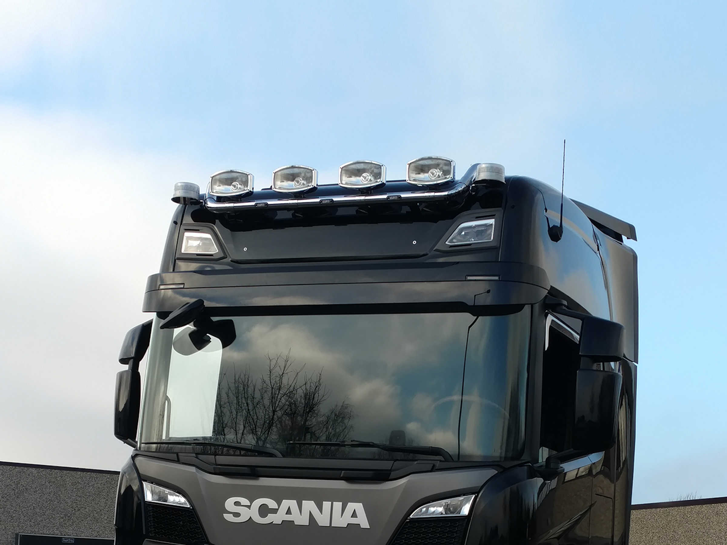 Scania NextGen Highline: LightBar Design TreBar Eleganz - Jumbo-Fischer  Webshop