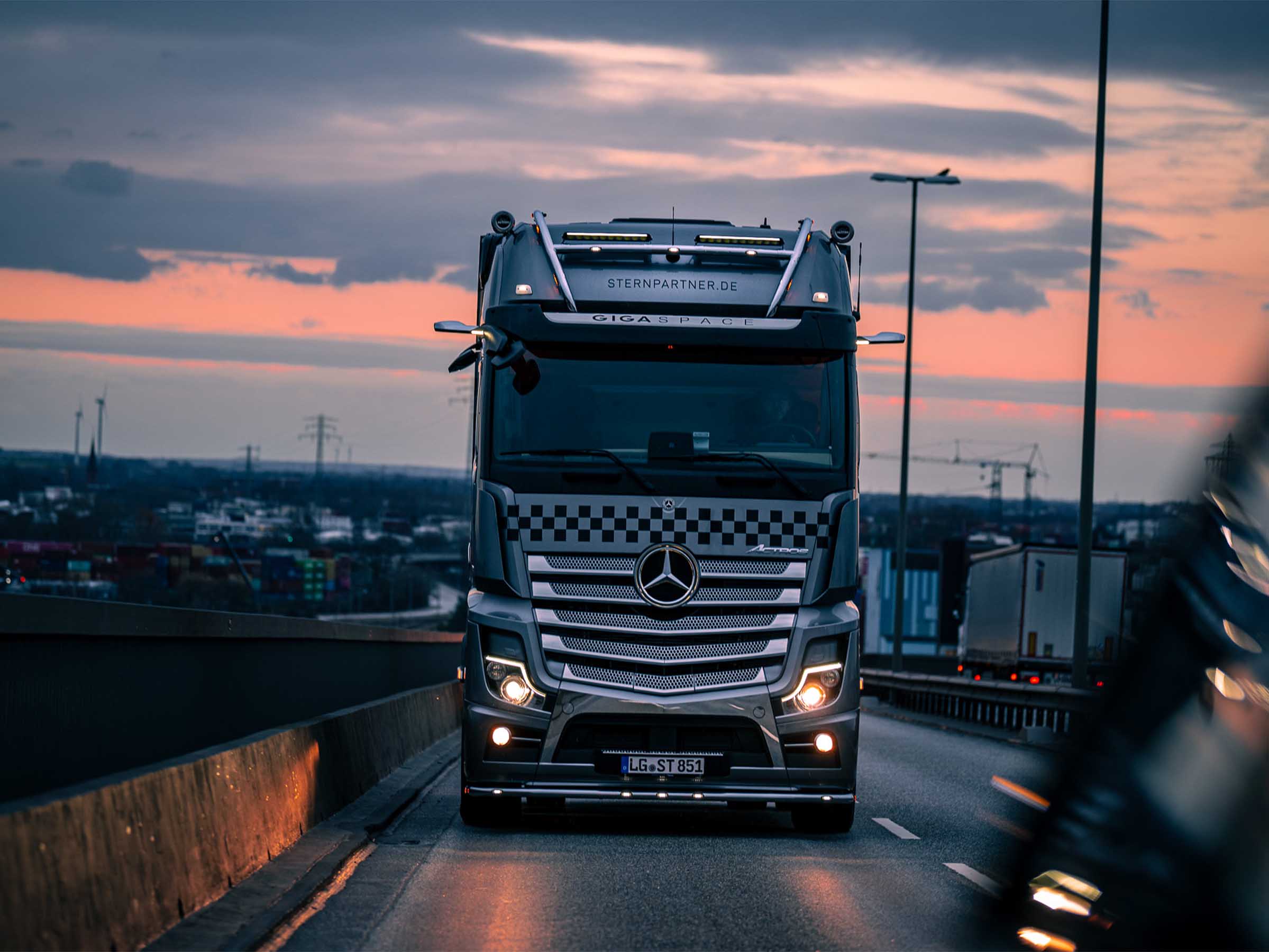 Mercedes Benz New Actros GIGASPACE